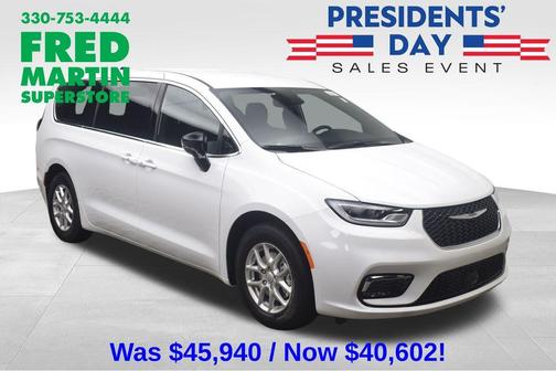 2026 Chrysler Pacifica Select