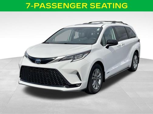 2021 Toyota Sienna XSE 7 Passenger