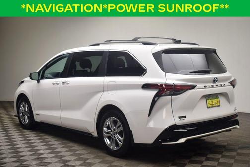 2021 Toyota Sienna XSE 7 Passenger