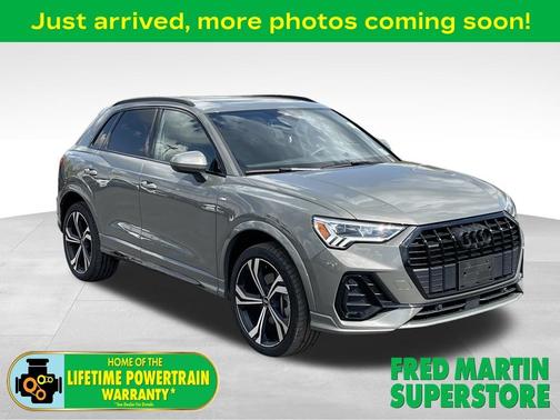 Chronos Gray Metallic 2023 Audi Q3 45 S line Premium