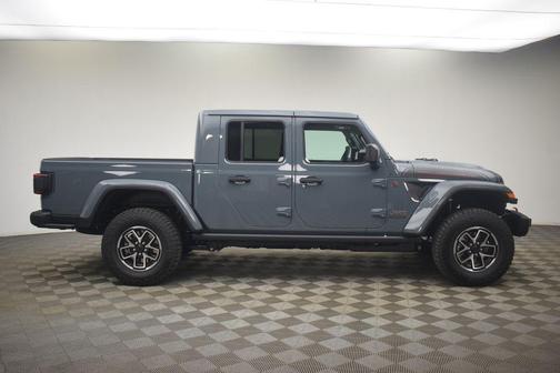 Anvil Clearcoat 2026 Jeep Gladiator Shadow Ops