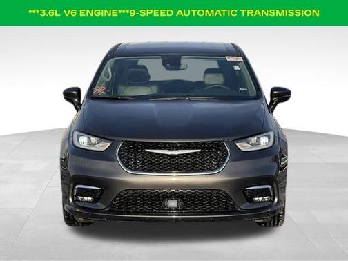 2023 Chrysler Pacifica Touring-L