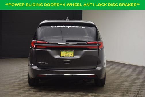 2023 Chrysler Pacifica Touring-L