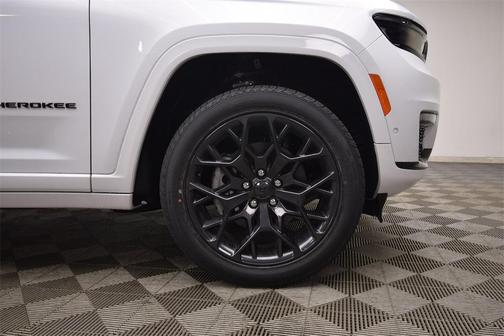 2025 Jeep Grand Cherokee L Summit