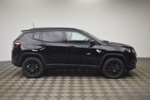 Diamond Black 2026 Jeep Compass Latitude
