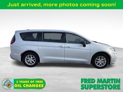 2024 Chrysler Pacifica Touring-L