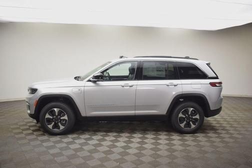 2025 Jeep Grand Cherokee 4xe Base