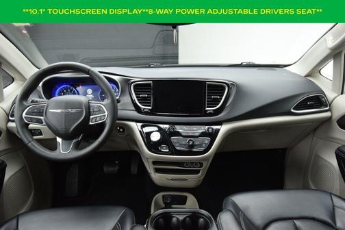2023 Chrysler Pacifica Touring-L