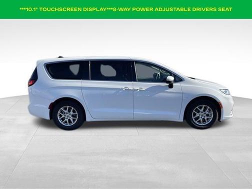2023 Chrysler Pacifica Touring-L