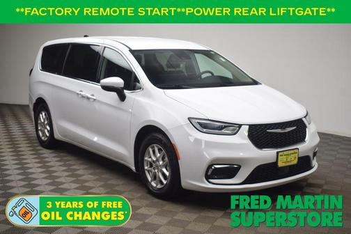 2023 Chrysler Pacifica Touring-L