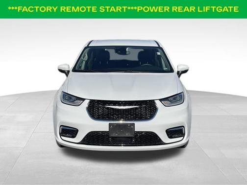 2023 Chrysler Pacifica Touring-L