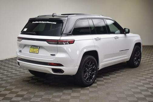 2025 Jeep Grand Cherokee Summit