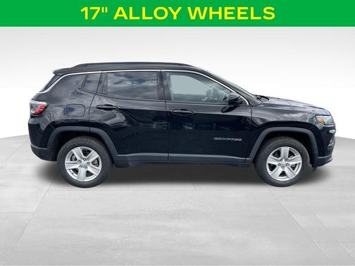 Diamond Black 2022 Jeep Compass Latitude