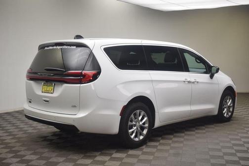 Bright White Clearcoat 2027 Chrysler Pacifica SELECT