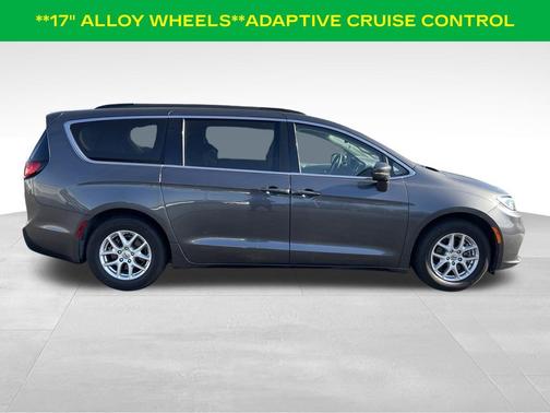 Granite Crystal Clearcoat Metallic 2022 Chrysler Pacifica Touring-L