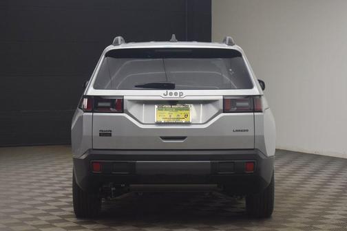 Silver Zynith Clearcoat 2026 Jeep Cherokee LAREDO/LIMITED