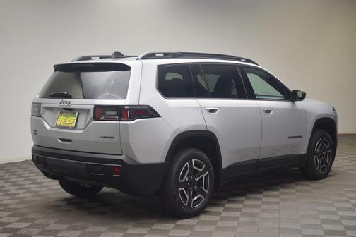 Silver Zynith Clearcoat 2026 Jeep Cherokee LAREDO/LIMITED
