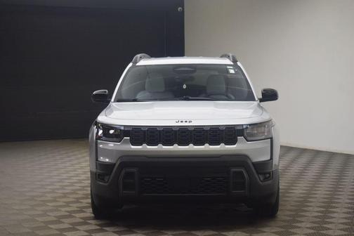 Silver Zynith Clearcoat 2026 Jeep Cherokee LAREDO/LIMITED