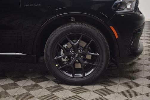 DB Black Crystal Clearcoat 2026 Dodge Durango GT Plus HEMI V8