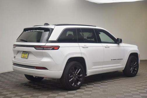 Bright White Clearcoat 2026 Jeep Grand Cherokee Limited