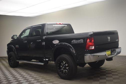 Brilliant Black Crystal Pearlcoat 2018 RAM 2500 Tradesman