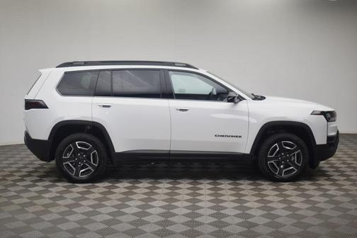 Bright White Clearcoat 2026 Jeep Cherokee LAREDO/LIMITED