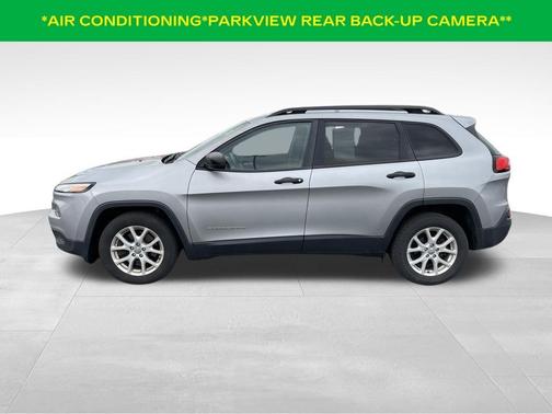 2016 Jeep Cherokee Sport