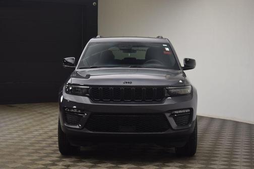 Metallic 2025 Jeep Grand Cherokee Limited