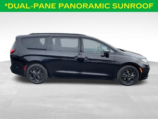 2024 Chrysler Pacifica Hybrid Select