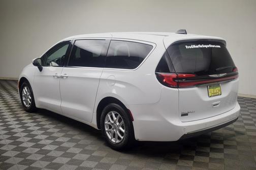 2023 Chrysler Pacifica Touring-L
