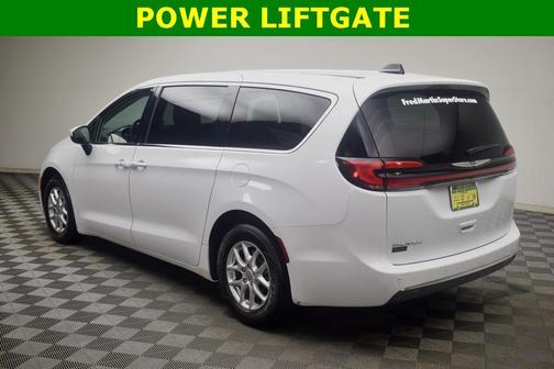 2023 Chrysler Pacifica Touring-L