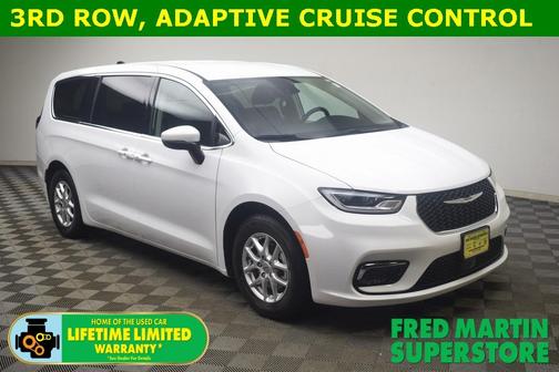 2023 Chrysler Pacifica Touring-L