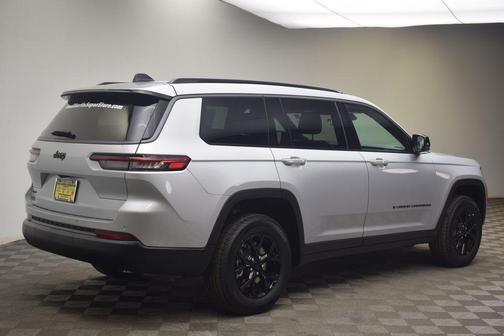 Silver Zynith 2026 Jeep Grand Cherokee L Altitude