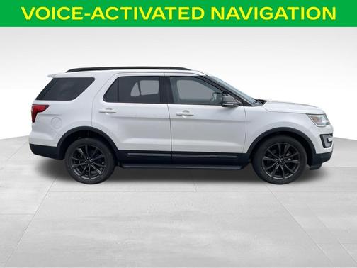 White Platinum 2017 Ford Explorer XLT
