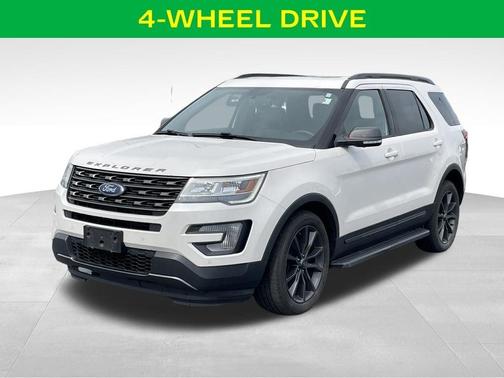 White Platinum 2017 Ford Explorer XLT