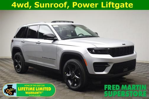 2025 Jeep Grand Cherokee Laredo