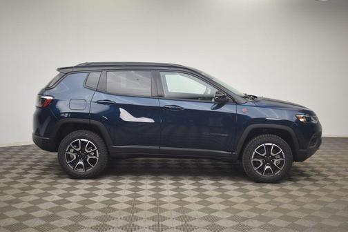 Fathom Blue Pearlcoat 2026 Jeep Compass Trailhawk