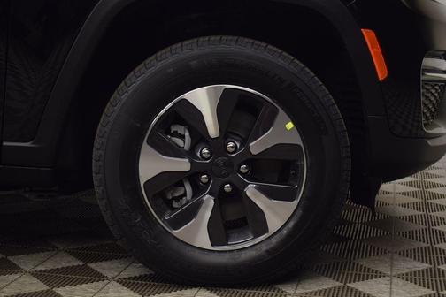 2025 Jeep Grand Cherokee 4xe Base