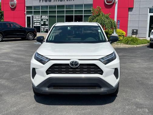 2023 Toyota RAV4 LE