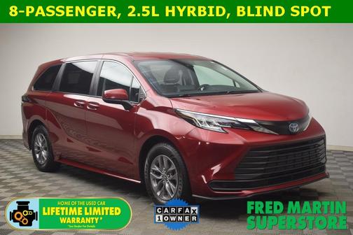 2022 Toyota Sienna LE