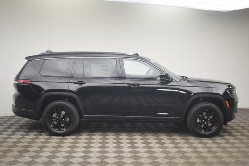 Diamond Black 2026 Jeep Grand Cherokee L Laredo
