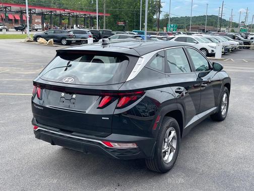 2022 Hyundai TUCSON SE