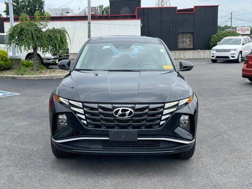 2022 Hyundai TUCSON SE