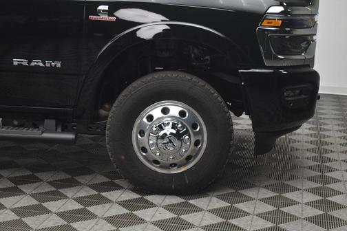 Diamond Black 2027 RAM 3500 Tradesman/Big Horn