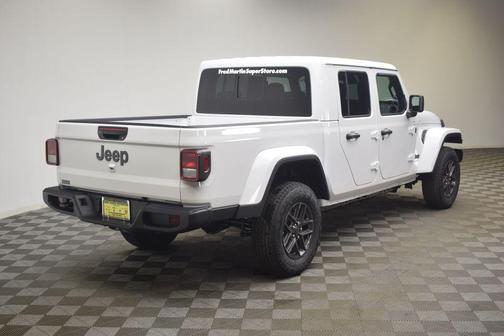 2026 Jeep Gladiator Sport
