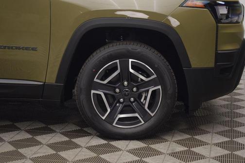 41 2026 Jeep Cherokee LAREDO/LIMITED