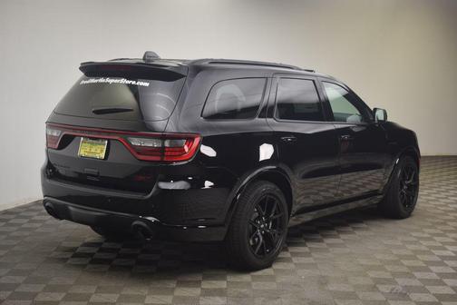 DB Black Crystal Clearcoat 2026 Dodge Durango GT Plus HEMI V8