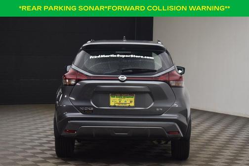 Gun Metallic 2021 Nissan Kicks SR