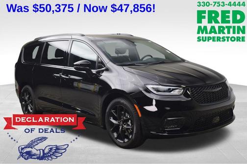 Diamond Black 2026 Chrysler Pacifica Select