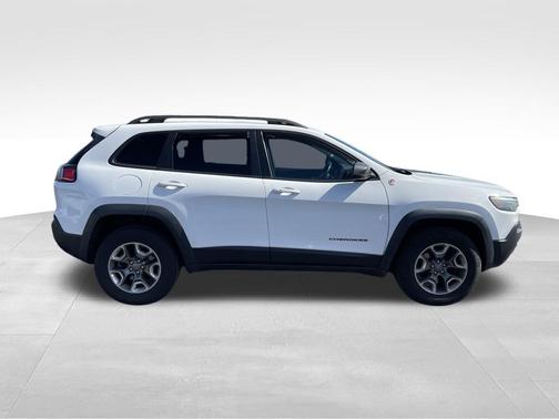 Bright White Clearcoat 2019 Jeep Cherokee Trailhawk